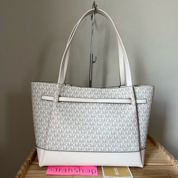 🌼Michael Kors Purse - Picture 2 of 14